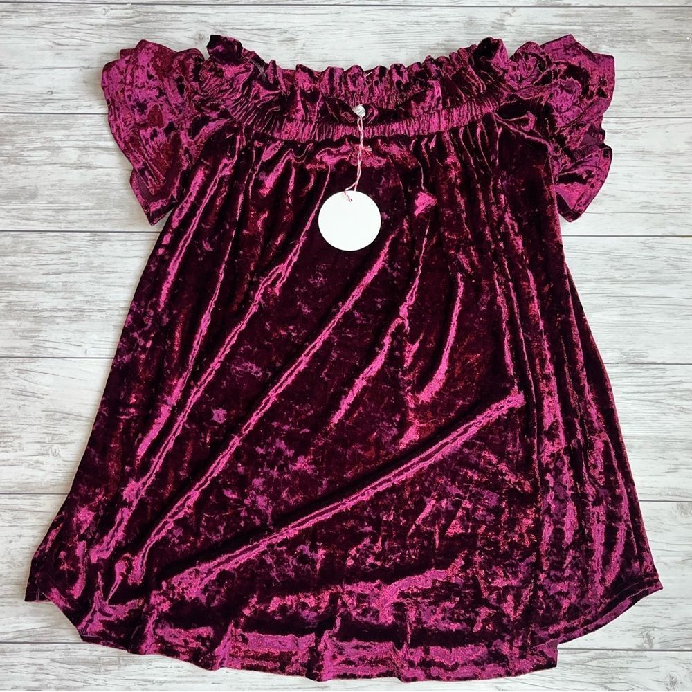 UMGEE Top Size Small NWT